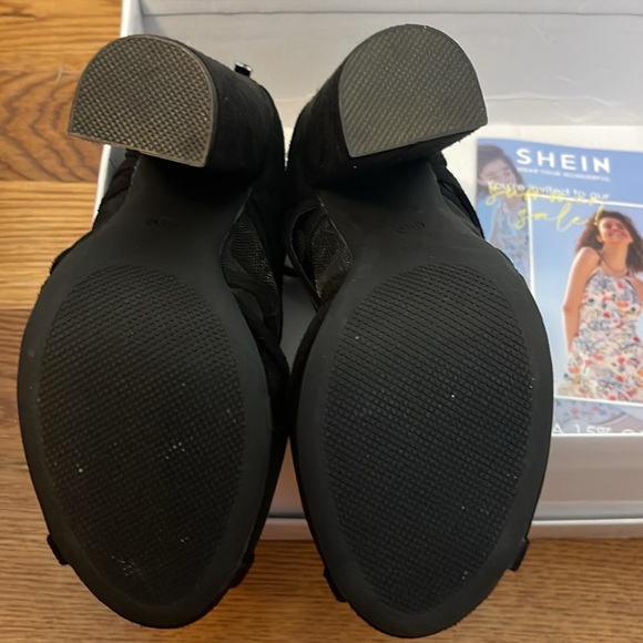 New in box. Women’s SHEIN shoes - Picture 7 of 7